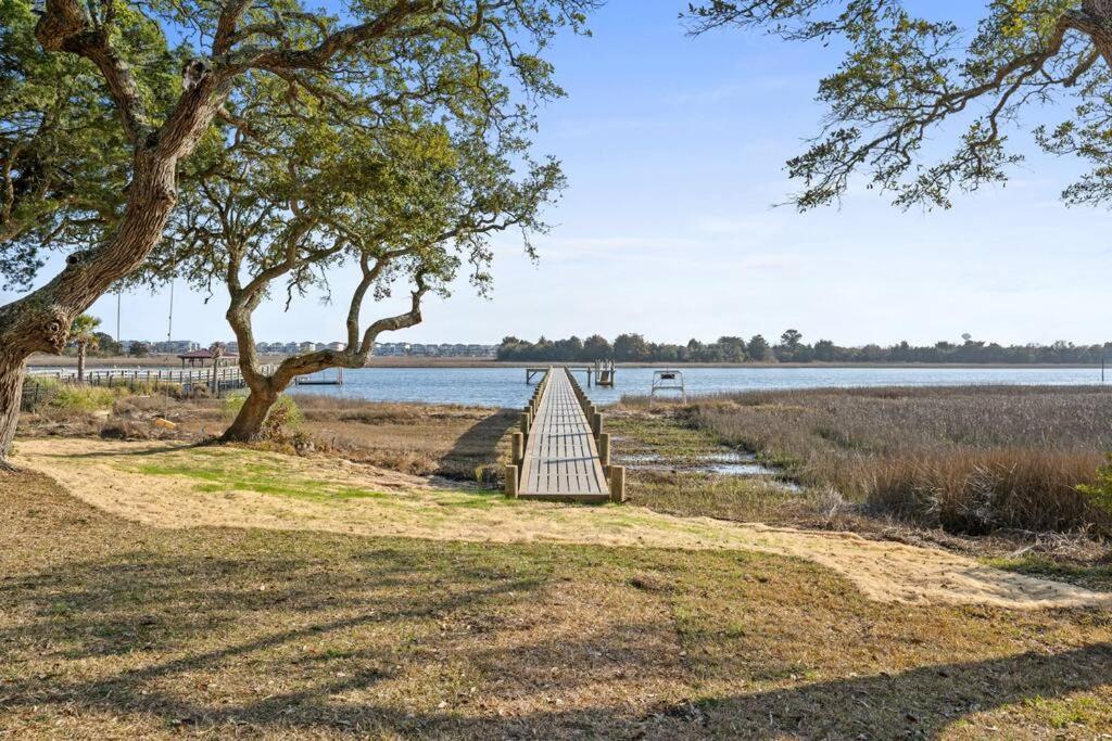 Villa Dolphin Cove - Whole Waterfront House With Dock Ocean Isle Beach Exterior foto