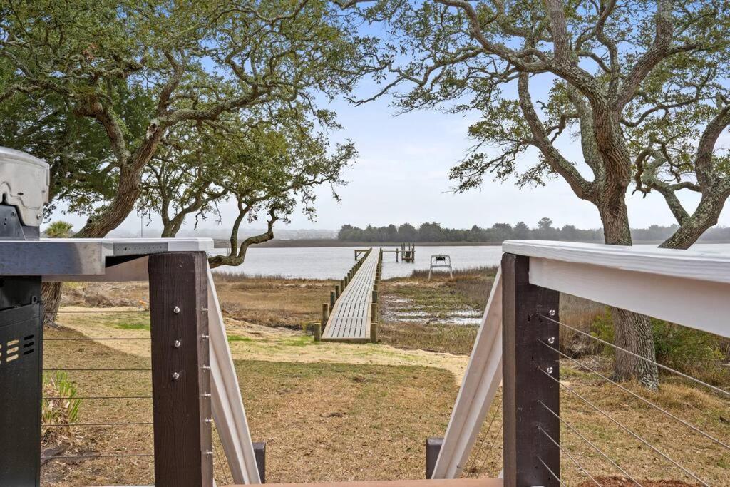 Villa Dolphin Cove - Whole Waterfront House With Dock Ocean Isle Beach Exterior foto